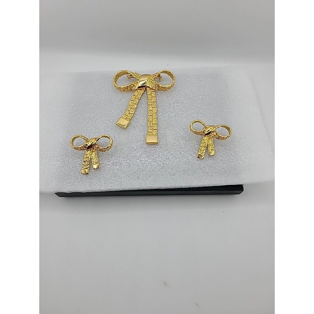 Articulated Bow Brooch Pin & Earrings Vtg Textured Bright Gold Mid-Cent style